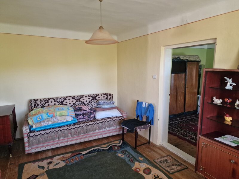 Casa in mediu rural cu teren