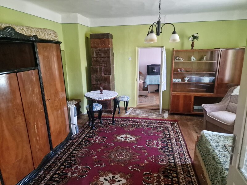 Casa in mediu rural cu teren