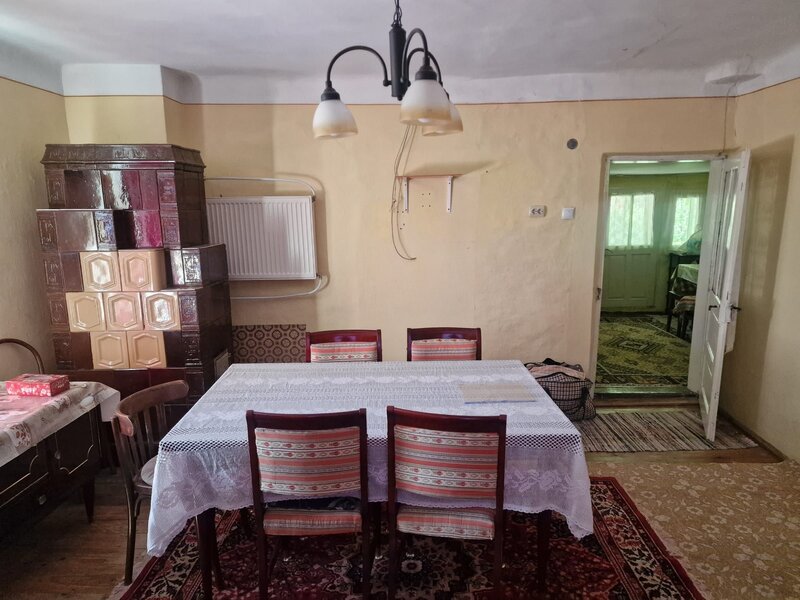 Casa in mediu rural cu teren