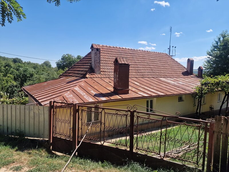 Casa in mediu rural cu teren
