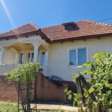 Casa in mediu rural cu teren